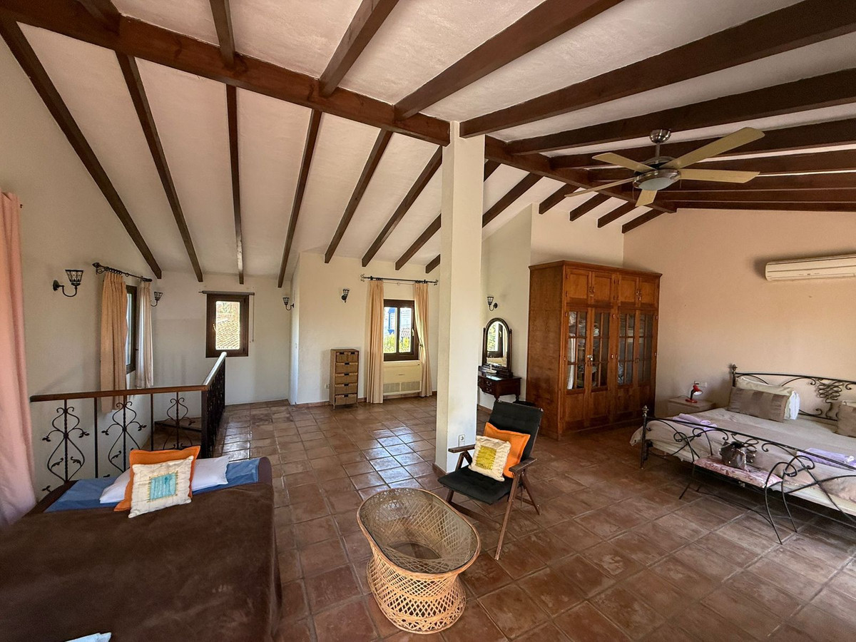 Huis te koop in Marbesa | 5 slaapkamers H5287156