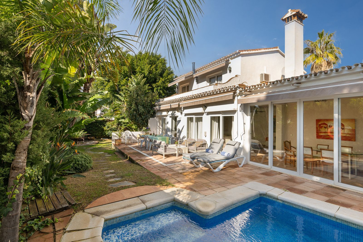 Huis te koop in Marbesa | 5 slaapkamers H5287156