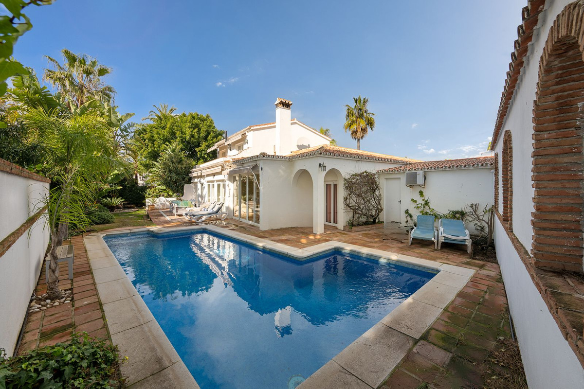 Huis te koop in Marbesa | 5 slaapkamers H5287156