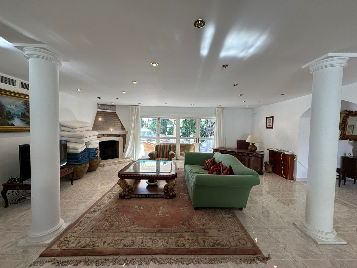 Huis te koop in Marbesa | 5 slaapkamers H5304679