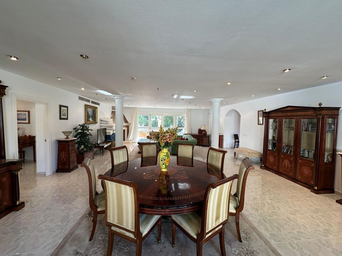 Huis te koop in Marbesa | 5 slaapkamers H5304679