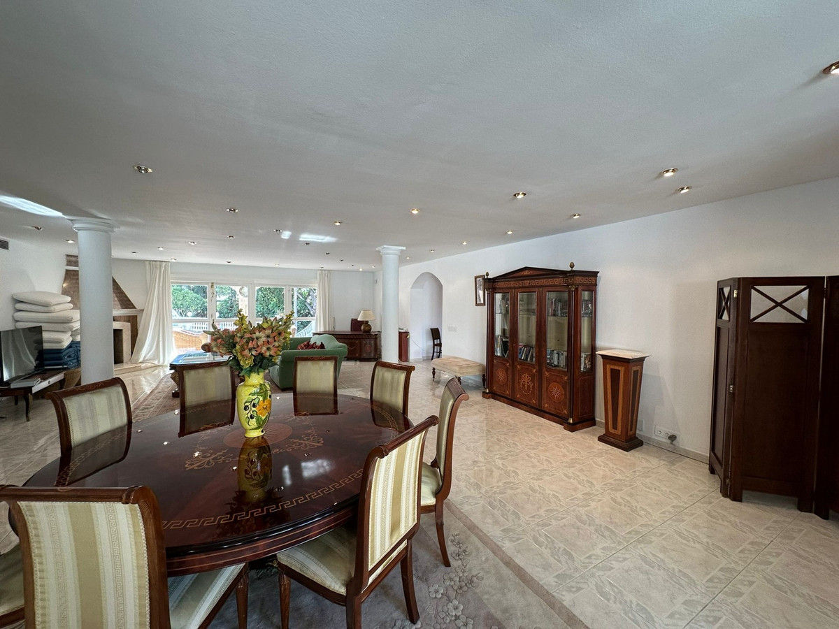 Huis te koop in Marbesa | 5 slaapkamers H5304679