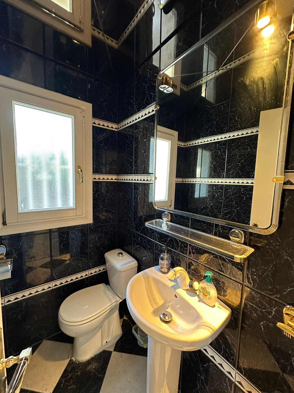 Huis te koop in Marbesa | 5 slaapkamers H5304679