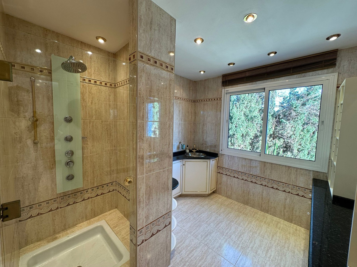 Huis te koop in Marbesa | 5 slaapkamers H5304679