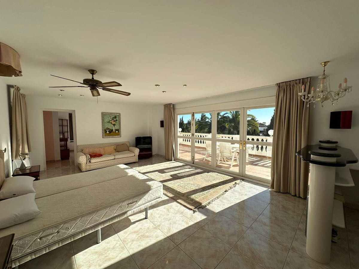 Huis te koop in Marbesa | 5 slaapkamers H5304679