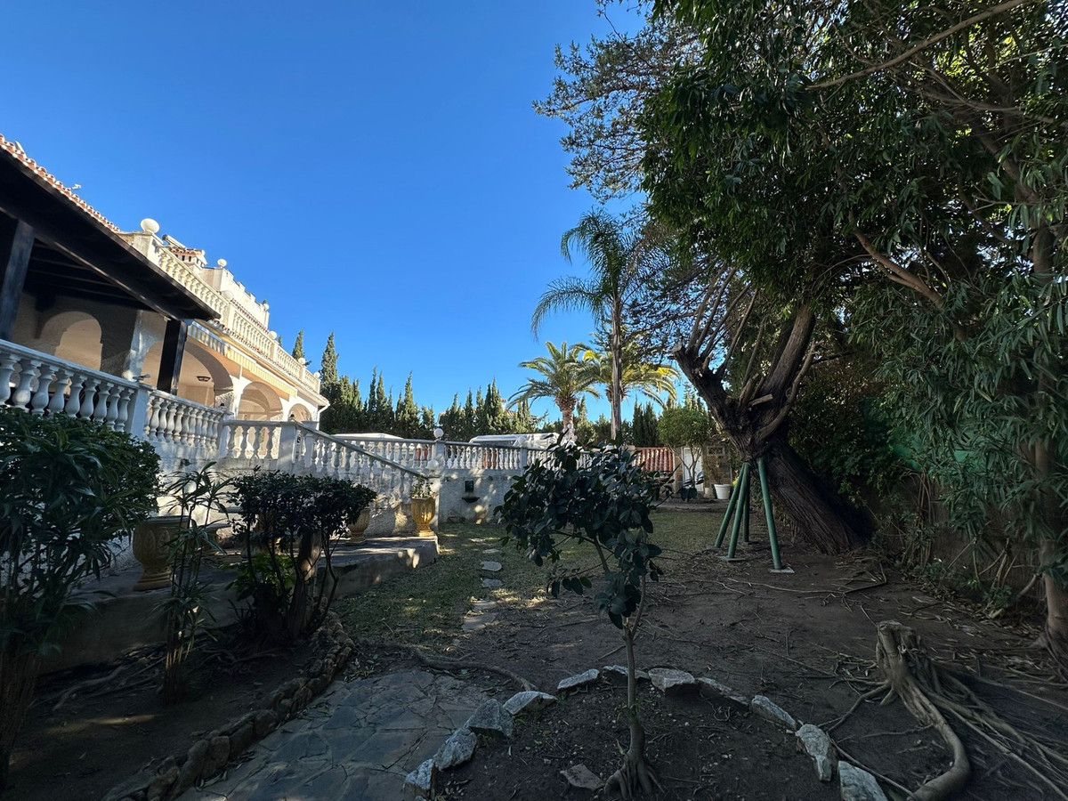 Huis te koop in Marbesa | 5 slaapkamers H5304679