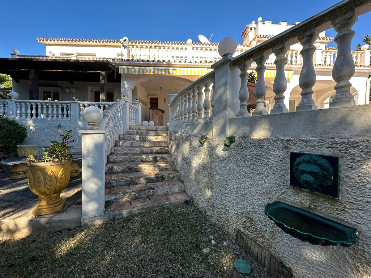 Huis te koop in Marbesa | 5 slaapkamers H5304679