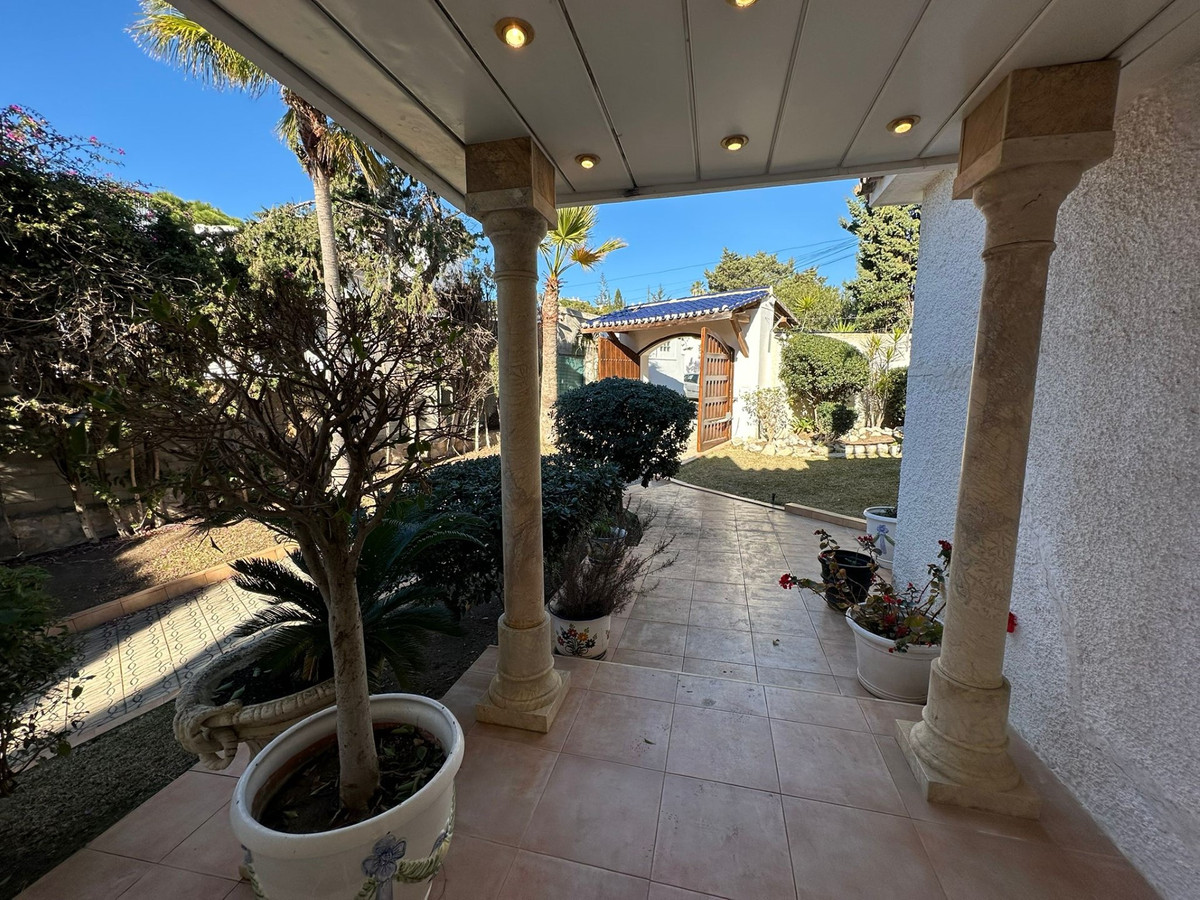 Huis te koop in Marbesa | 5 slaapkamers H5304679