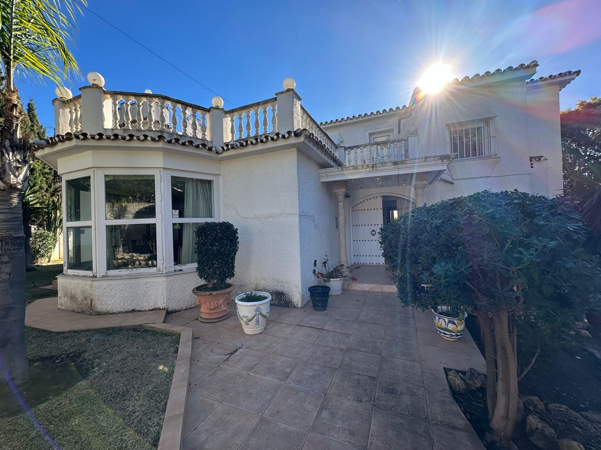 Huis te koop in Marbesa | 5 slaapkamers H5304679