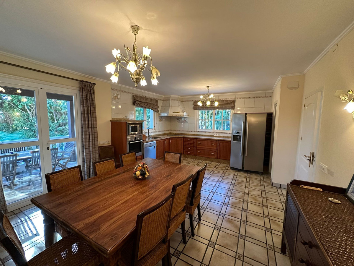 Huis te koop in Marbesa | 5 slaapkamers H5304679