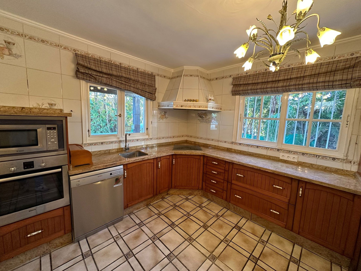 Huis te koop in Marbesa | 5 slaapkamers H5304679