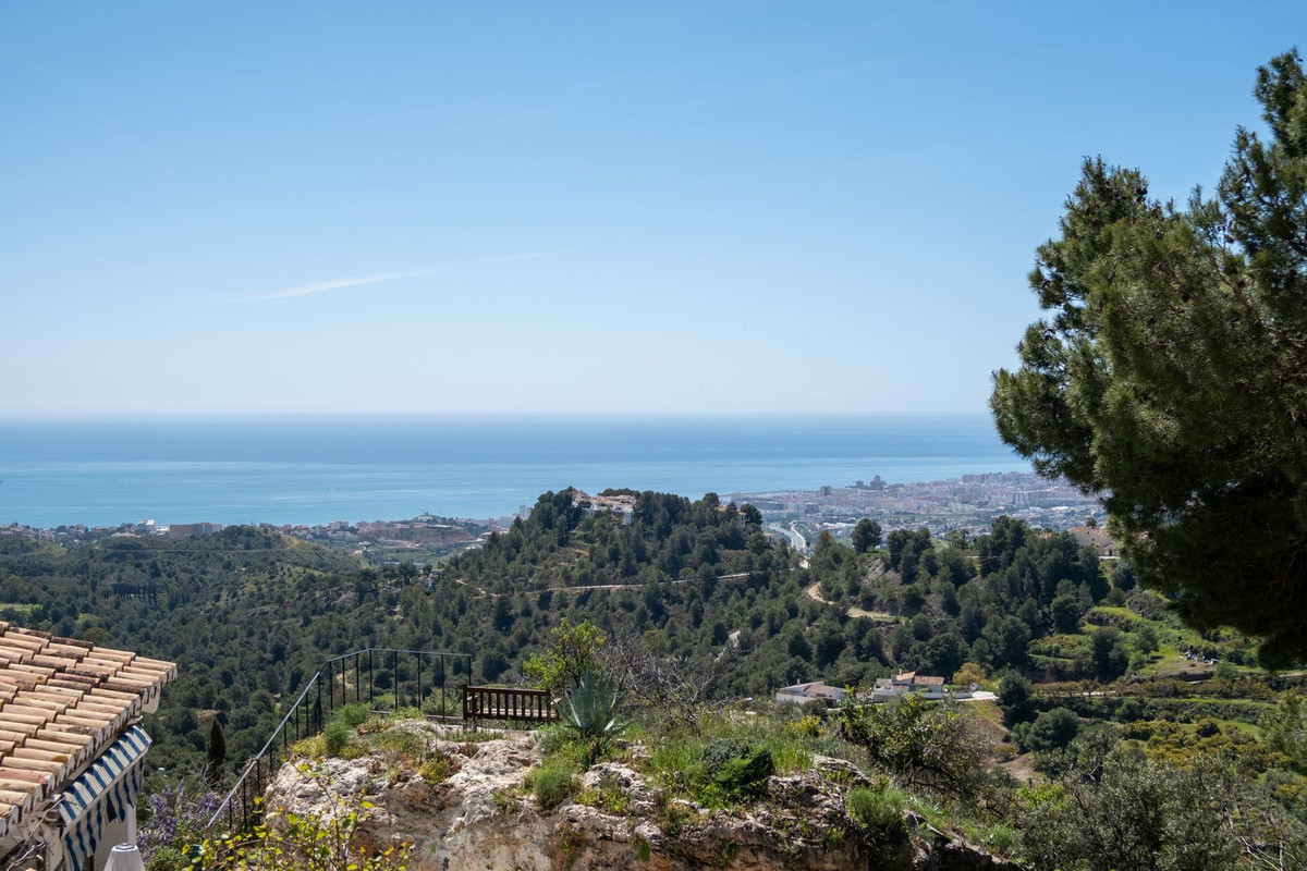 Detached Villa for sale in Mijas | 4 bedrooms H5005570