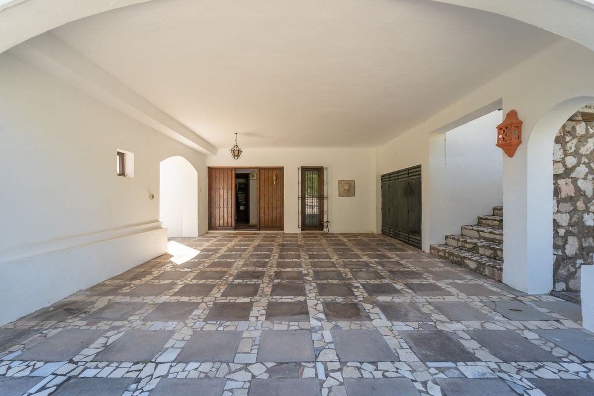 Detached Villa for sale in Mijas | 4 bedrooms H5005570