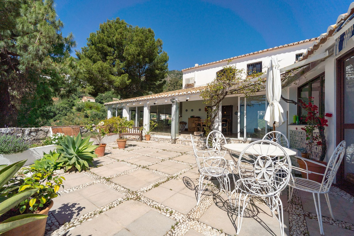 Detached Villa for sale in Mijas | 4 bedrooms H5005570