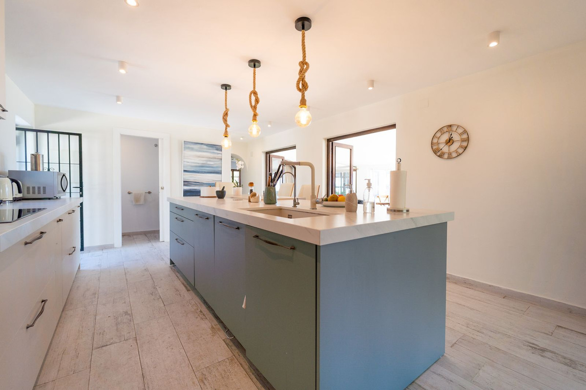 Detached Villa for sale in Mijas | 4 bedrooms H5005570