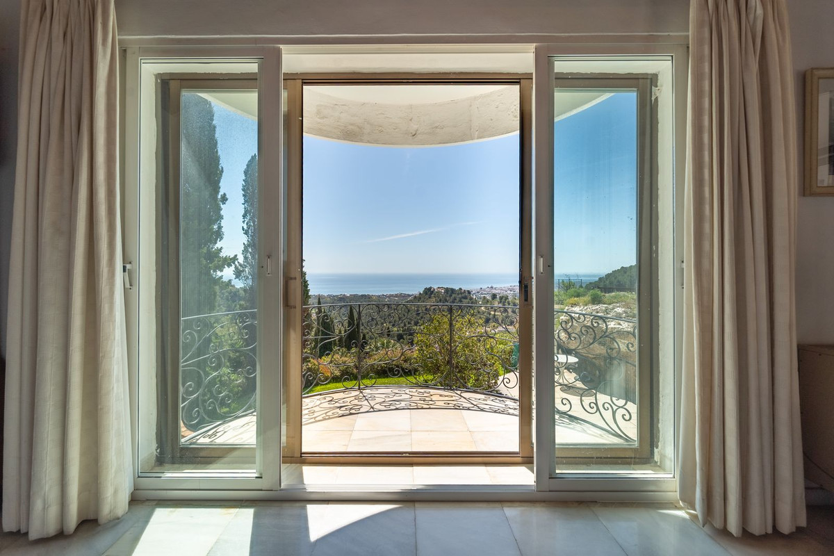 Detached Villa for sale in Mijas | 4 bedrooms H5005570