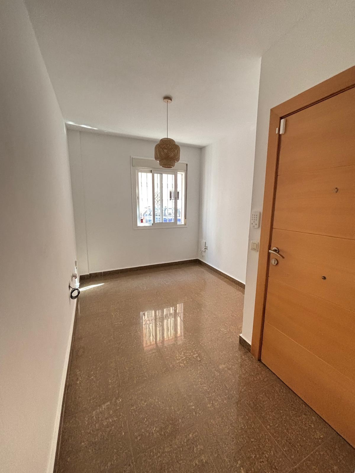 Begane grond appartement in Las Lagunas-1