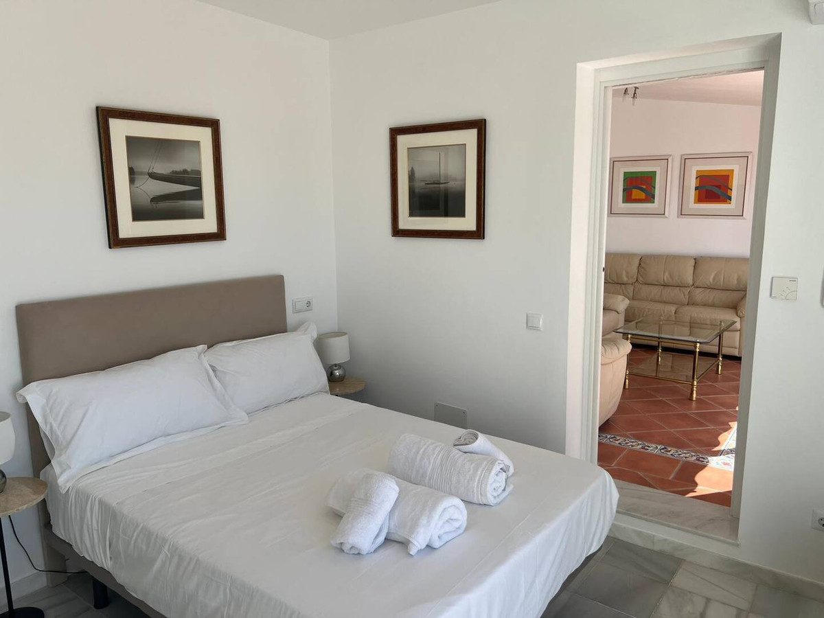 Appartement te koop in Calahonda | 4 slaapkamers H5076535