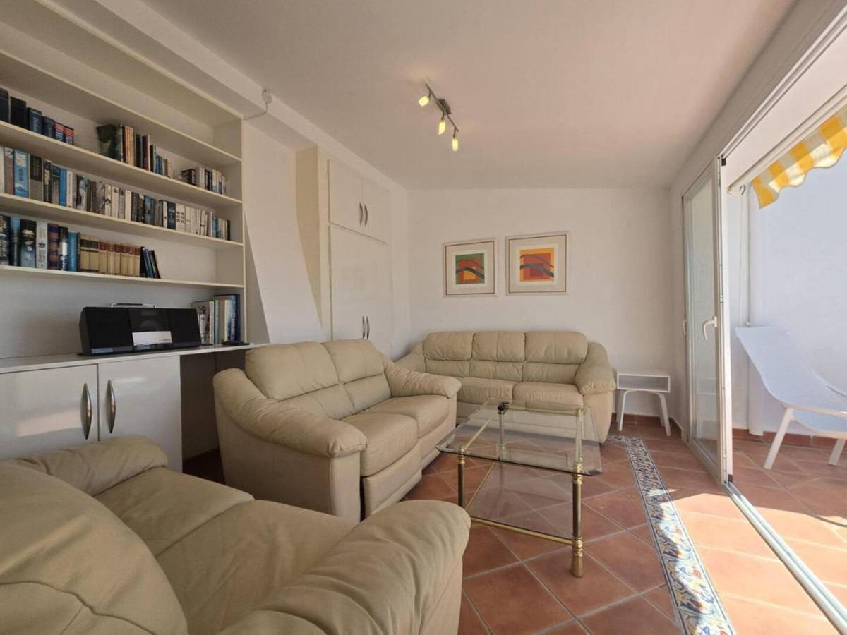 Appartement te koop in Calahonda | 4 slaapkamers H5076535