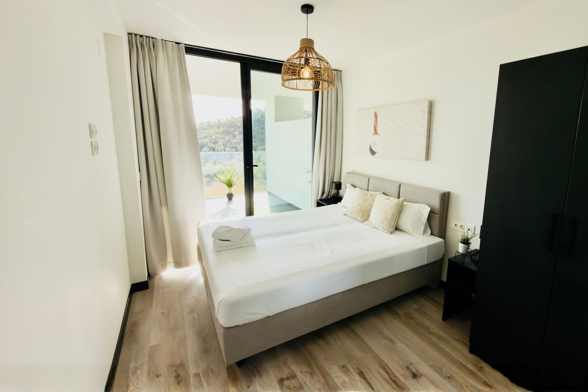 Appartement te koop in Mijas Costa | 4 slaapkamers H5293564