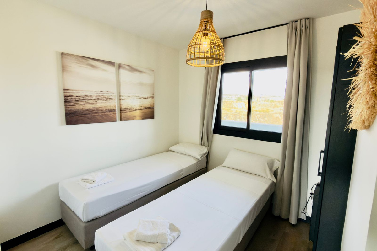 Appartement te koop in Mijas Costa | 4 slaapkamers H5293564