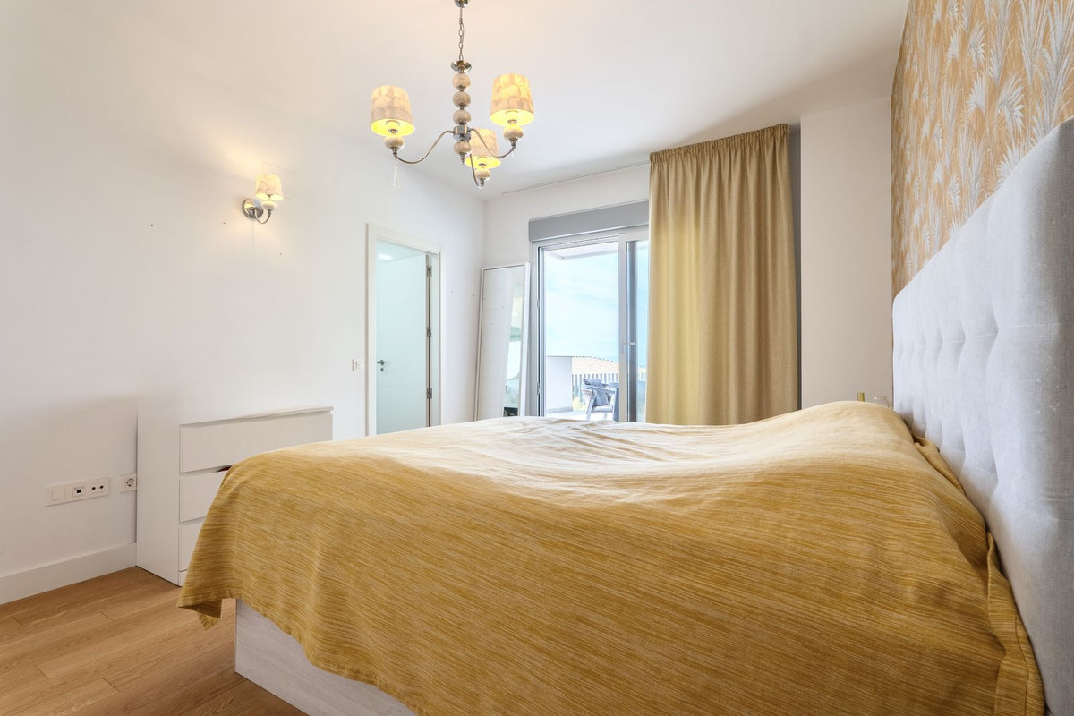 Appartement te koop in Mijas Costa | 4 slaapkamers H5374888