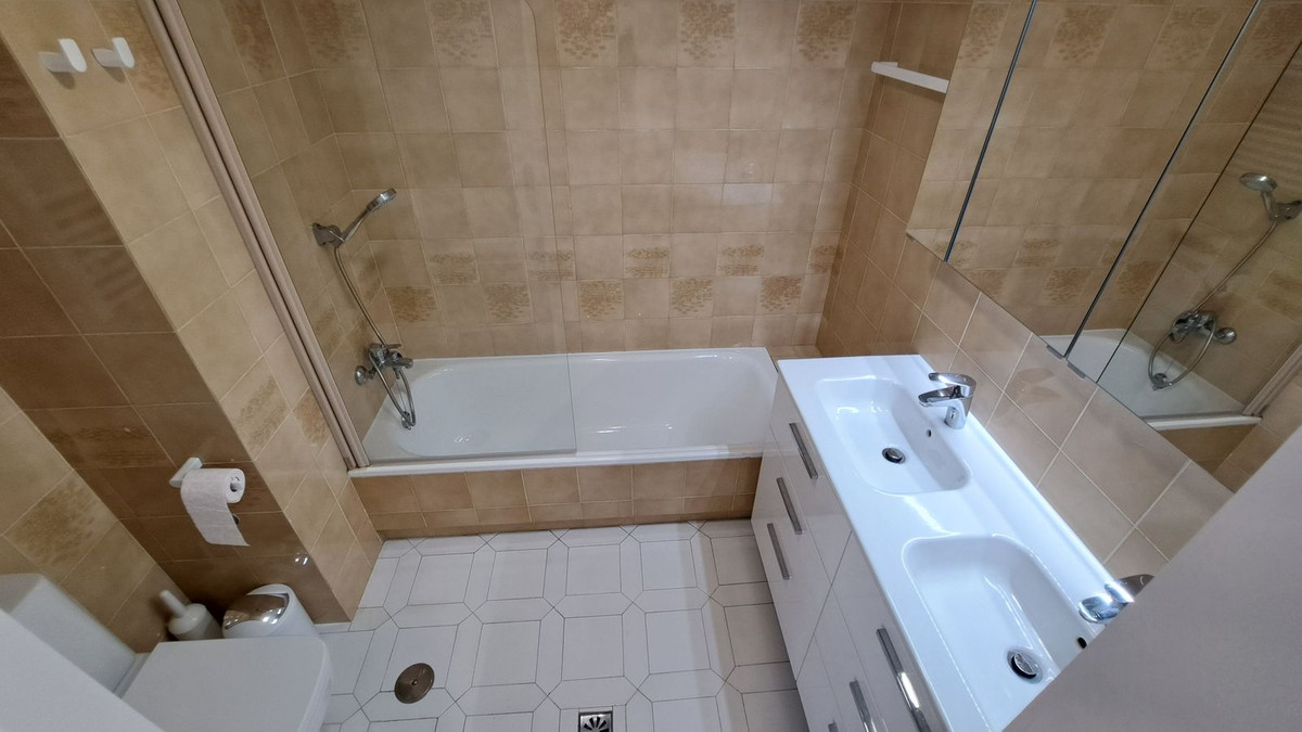 Tussenverdieping Appartement in Miraflores-14