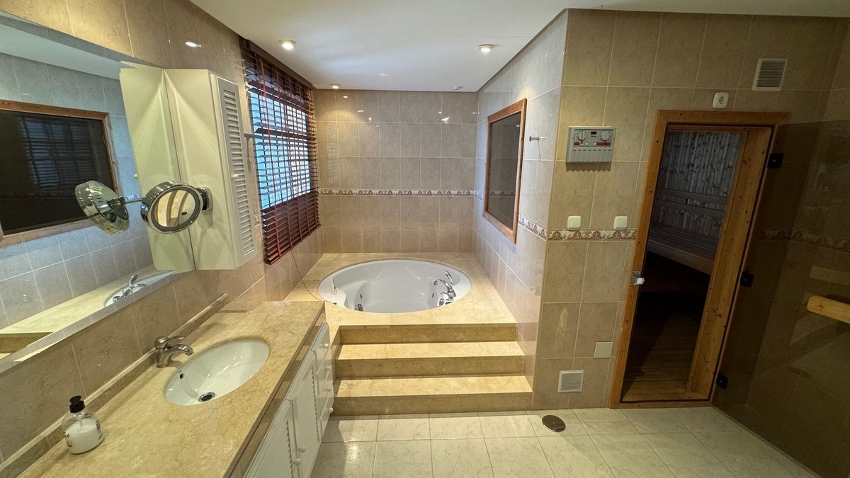 Appartement te koop in Miraflores | 3 slaapkamers H5225542