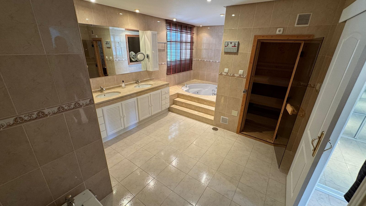 Appartement te koop in Miraflores | 3 slaapkamers H5225542