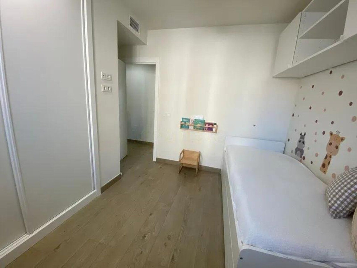 Appartement te koop in Málaga | 4 slaapkamers H5078860