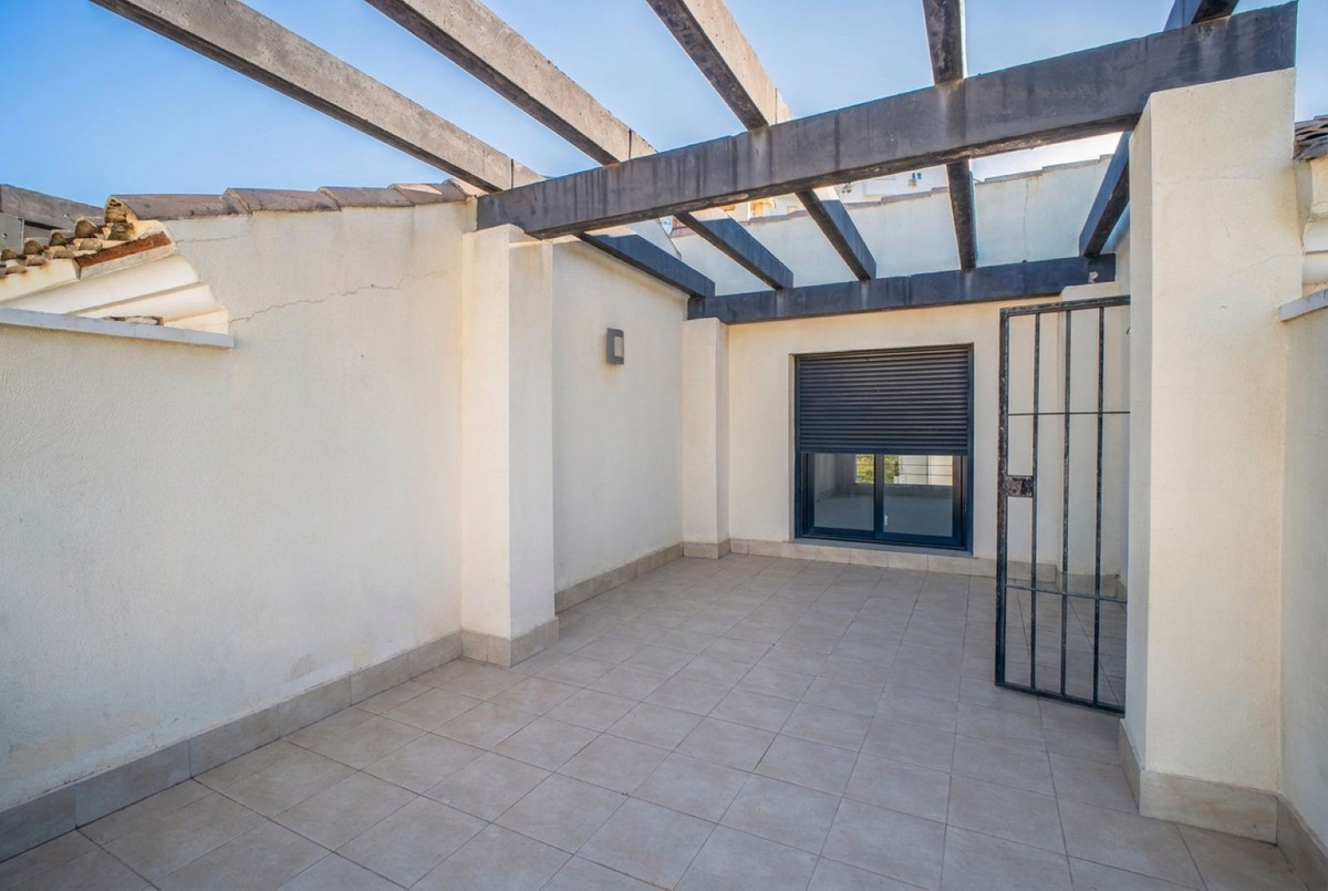 Huis te koop in Estepona | 4 slaapkamers H5452294