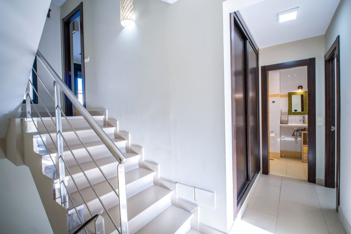Huis te koop in Estepona | 4 slaapkamers H5452294