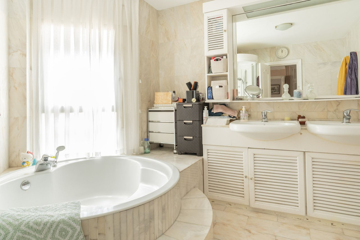 Appartement te koop in Málaga Este | 4 slaapkamers H5052343