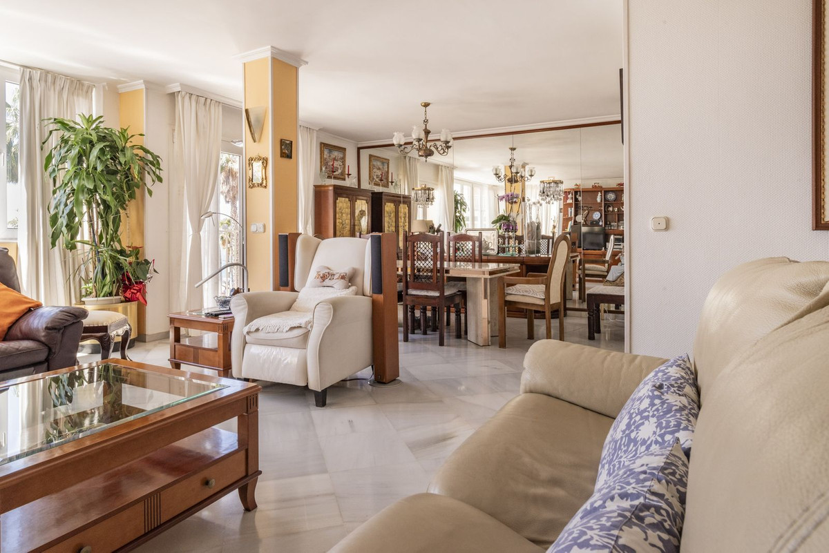 Appartement te koop in Málaga Este | 4 slaapkamers H5052343
