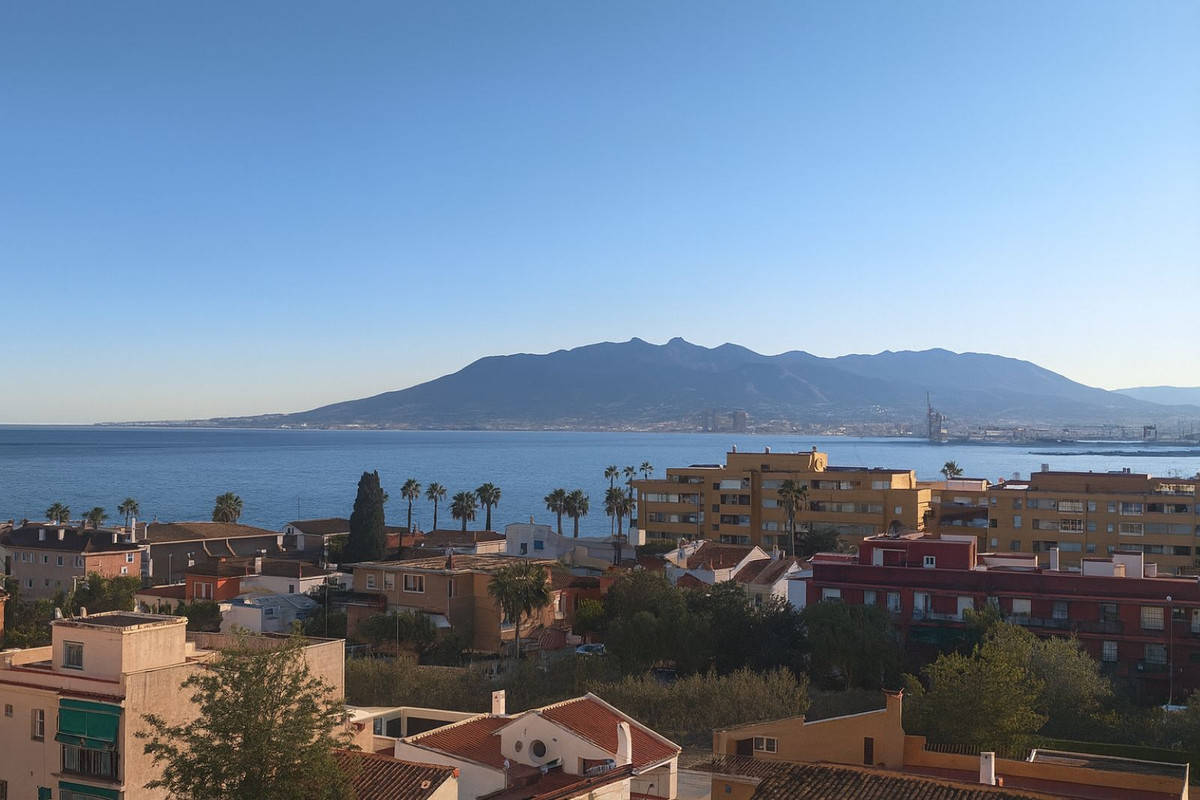 Appartement te koop in Málaga Este | 4 slaapkamers H5244205