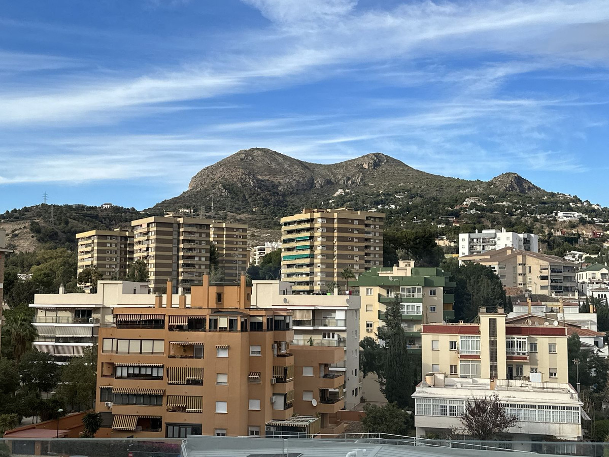 Appartement te koop in Málaga Este | 4 slaapkamers H5244205