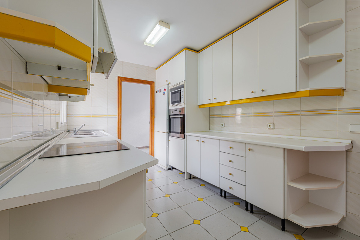 Appartement te koop in Málaga Este | 4 slaapkamers H5322808