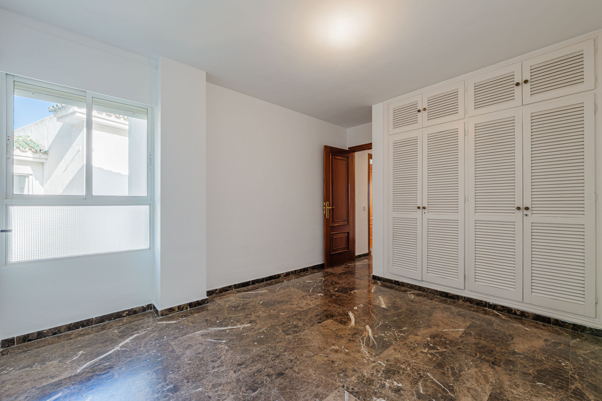 Appartement te koop in Málaga Este | 4 slaapkamers H5322808