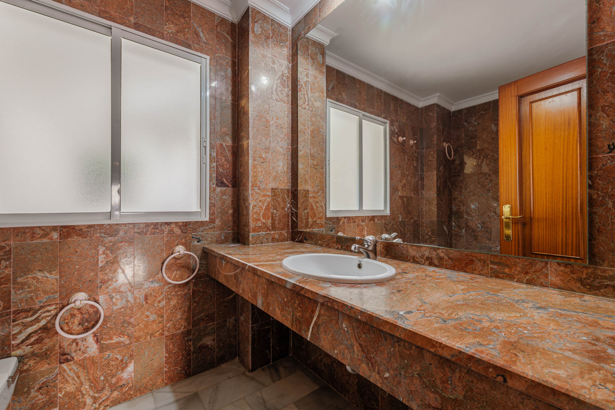 Appartement te koop in Málaga Este | 4 slaapkamers H5322808