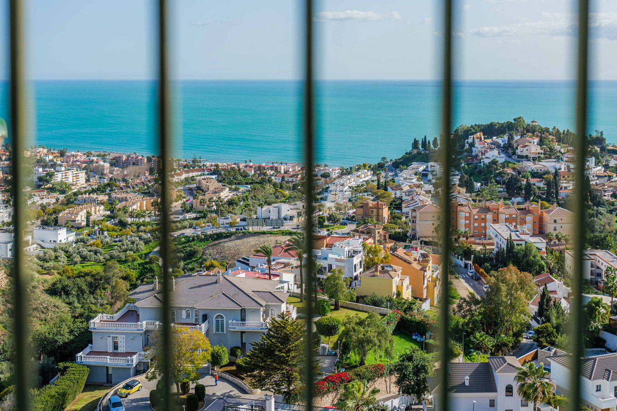 Appartement te koop in Málaga Este | 4 slaapkamers H5322808