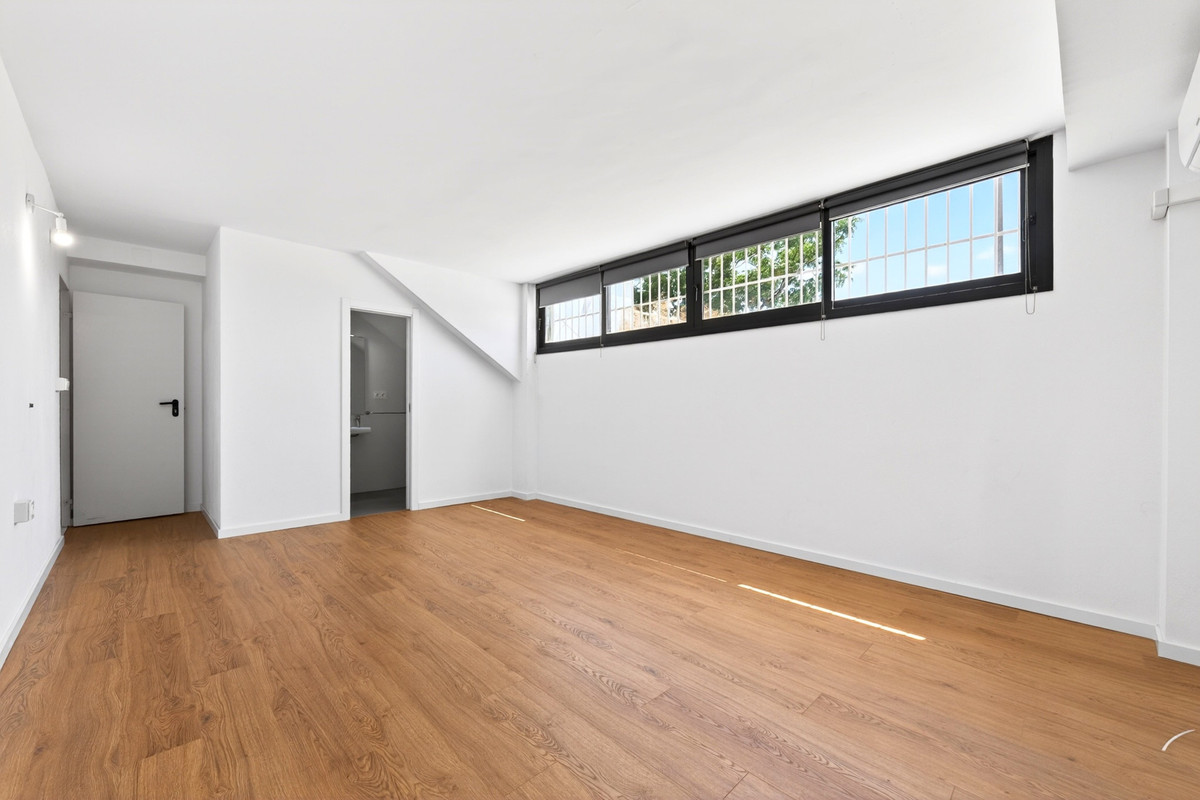Appartement te koop in Málaga Este | 4 slaapkamers H5420239