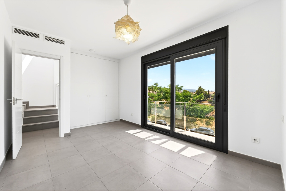 Appartement te koop in Málaga Este | 4 slaapkamers H5420239
