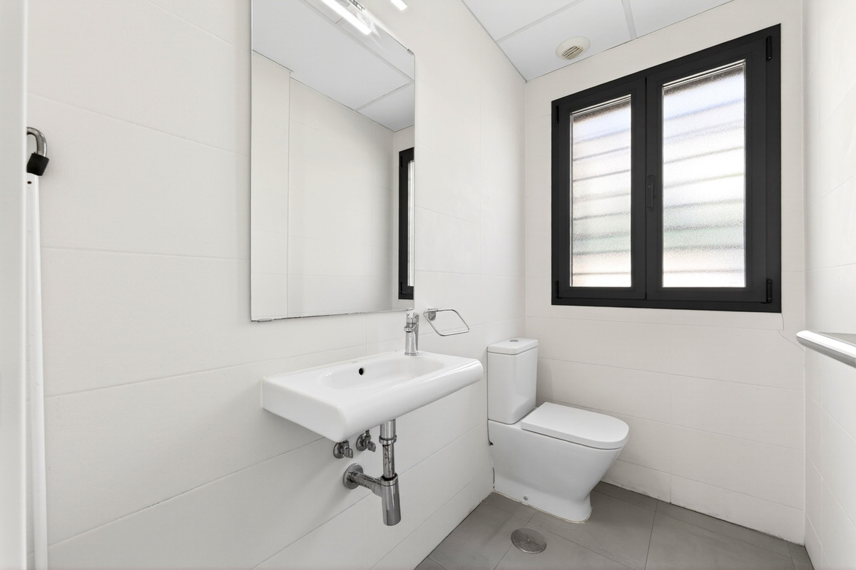 Appartement te koop in Málaga Este | 4 slaapkamers H5420239