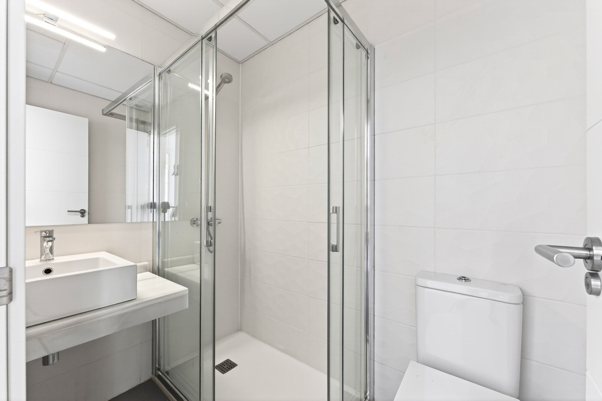 Appartement te koop in Málaga Este | 4 slaapkamers H5420239