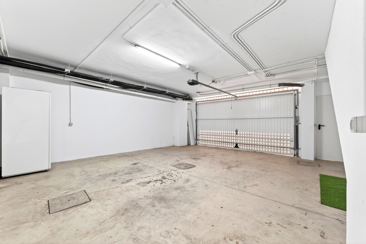 Appartement te koop in Málaga Este | 4 slaapkamers H5420239