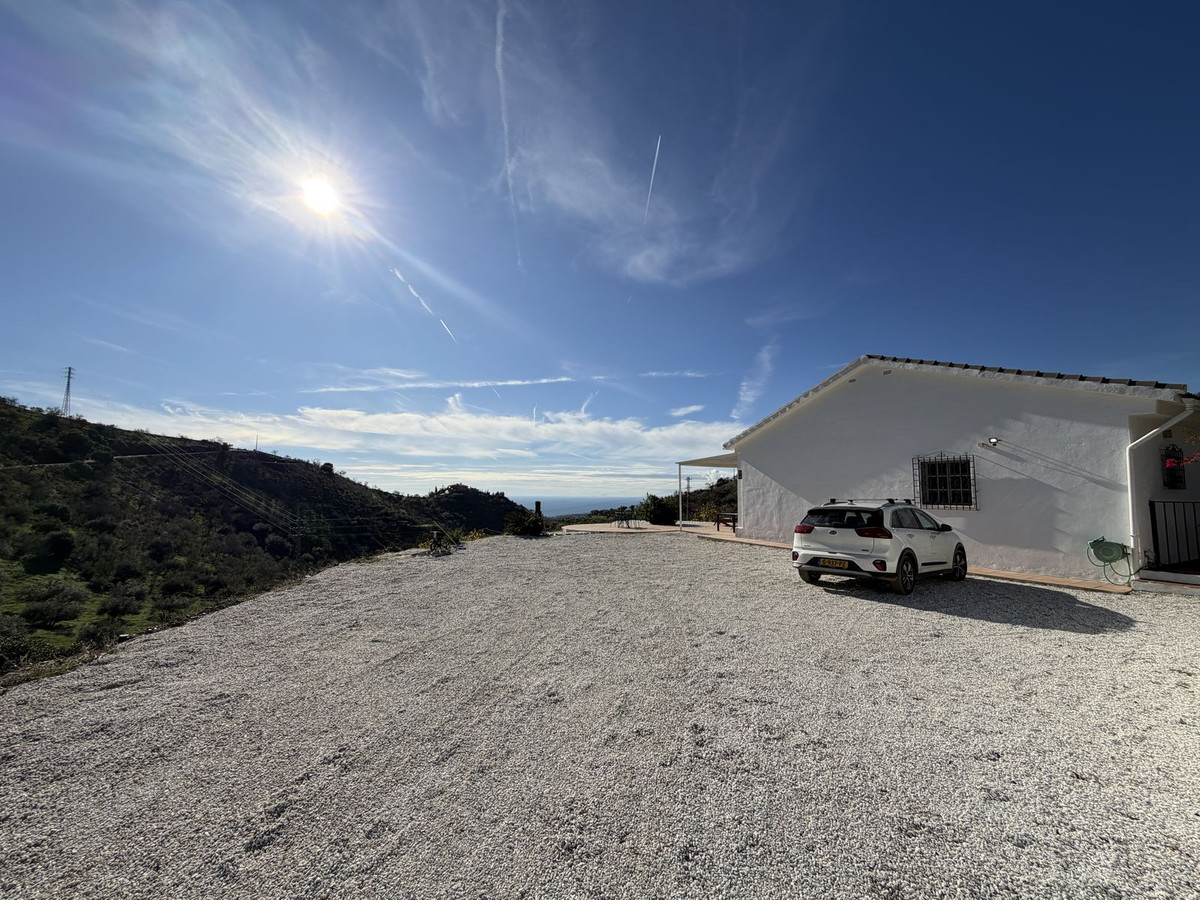 Huis te koop in Moclinejo | 2 slaapkamers H5306995