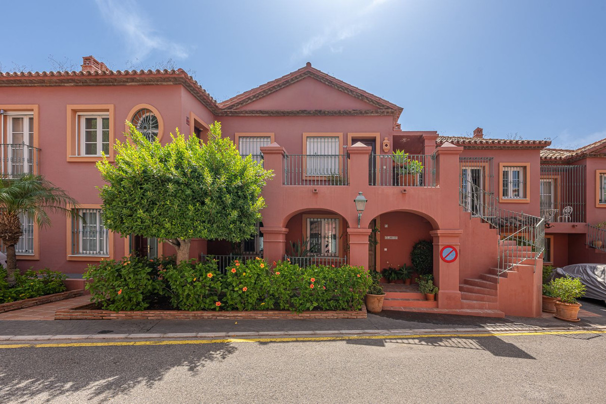 Duplex te koop in La Quinta | 4 slaapkamers H5146996