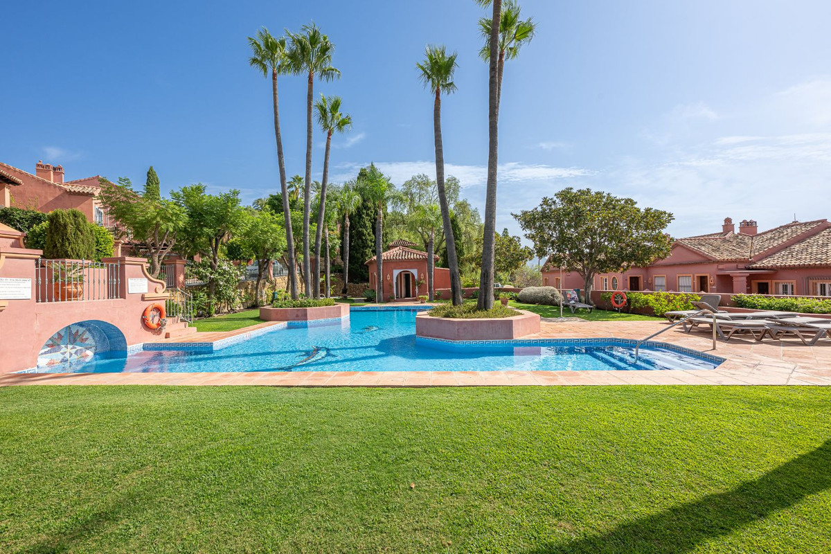 Duplex te koop in La Quinta | 4 slaapkamers H5146996