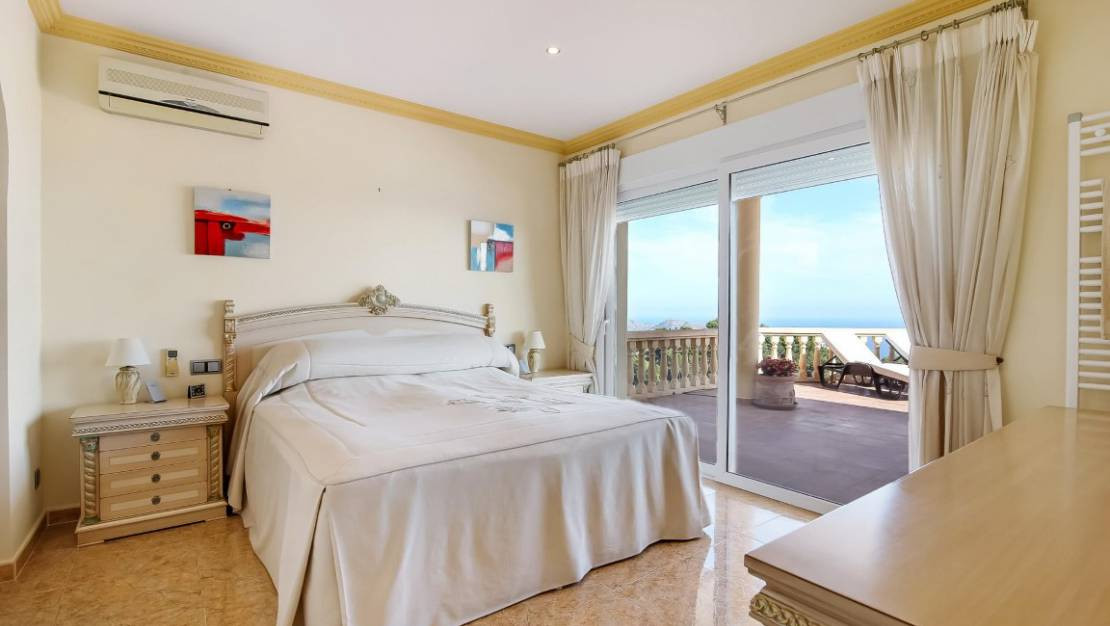 Huis te koop in Moraira | 4 slaapkamers H5473348