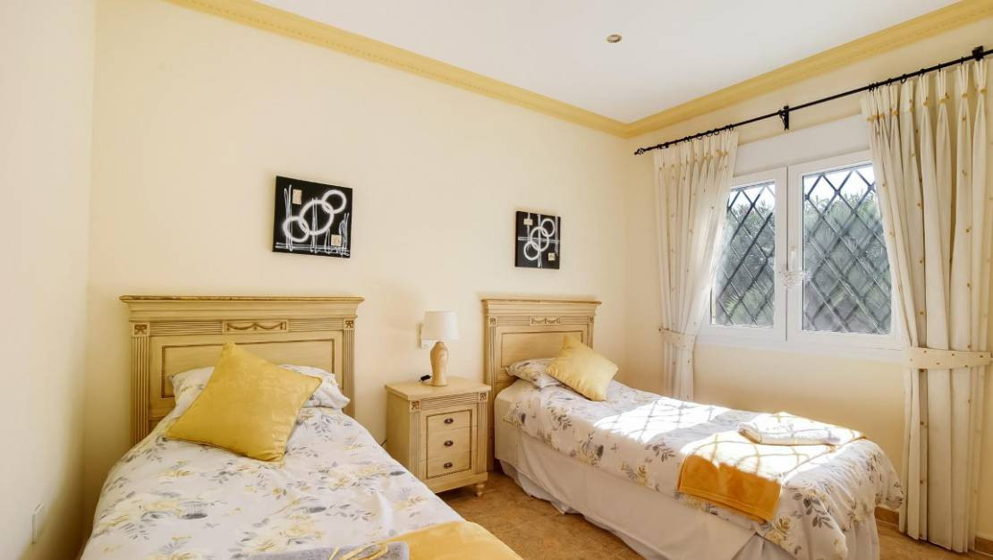 Huis te koop in Moraira | 4 slaapkamers H5473348